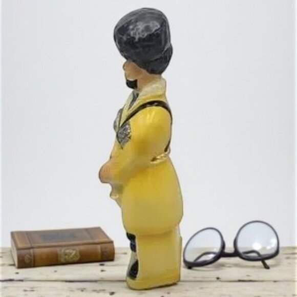 Vintage Mohawk Vodka Russian Cossack Collectible Bottle Queen Margaret Porcelain - Picture 3 of 10